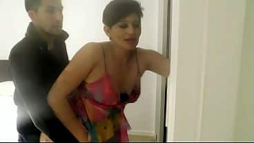 ESPOSA NINFOMANA Y MUY PUTA SE COJE AL PLOMERO SE HACE COJER EL CULO POR EL CUÑADO Y ORGANIZA ORGIA E INTERCAMBIO CON LA HERMANASTRA Y EL CUÑADO