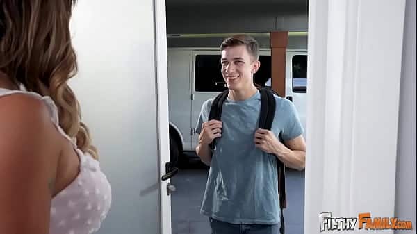 FILTHY FAMILY – Threesome With Stepmom and Teen Stepsister