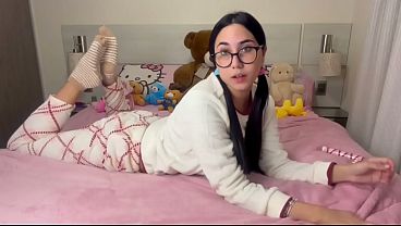 Novinha cheia de tesão precisando de uma compania