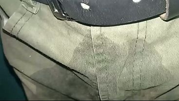 Pantalón orinado con pañal de tela