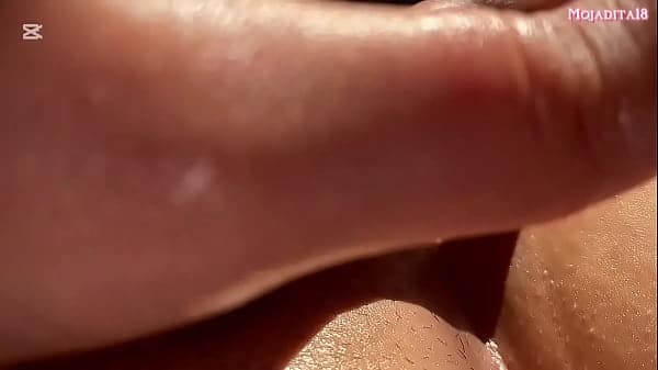 POV Close up: Latina curvy en bodyblack y fingering al sol – Orgasmo femenino real
