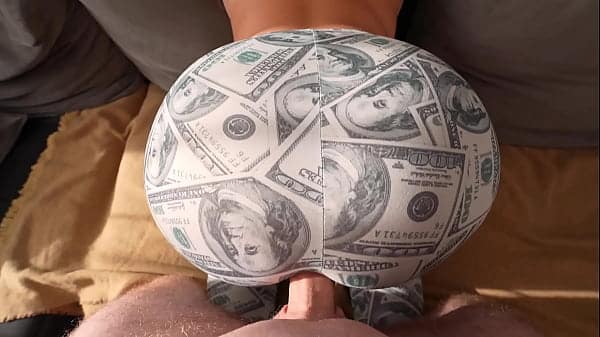 Big Ass Babe Fucked In Her Ripped Leggings
