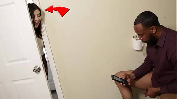 Caught Her Black Stepdad With Big Black Cock Watching Porn & Helped Him Jerking Off – Natalie Brooks