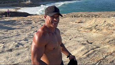 Conheci a loira casada na praia de Arpoador e fudi a buceta dela e enchi de leite