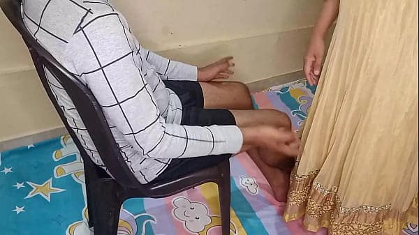 Didi fucked her pussy by luring her with 2000 rupees! in clear Hindi voice