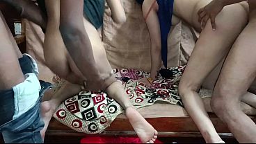 Geeta Ne Apni Saheli Sonu Ko Apne Boyfriends Se Chudya, Foursome porn In Hindi