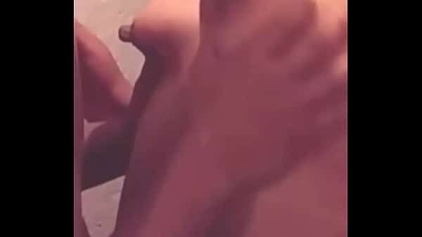 Unas mamaditas de tetas para calentar