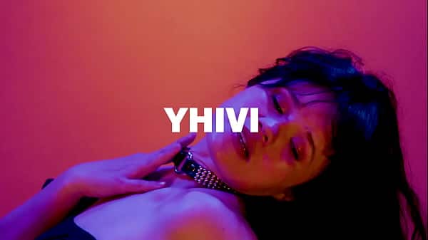 CVX 111 Yhivi in knee-highs