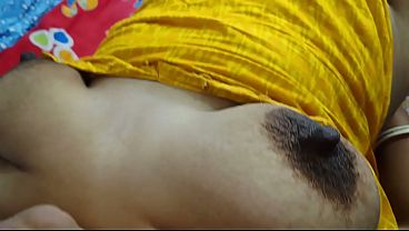 Desi Bhabi Give her sexy ass and Pussy to her Lover