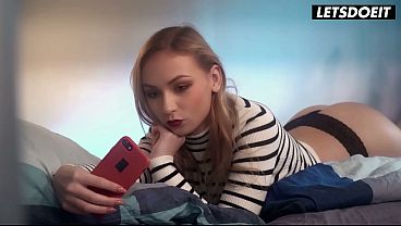 Hostel Sex With Horny Blonde Jenny Wild – LETSDOEIT