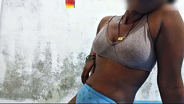 Indian Village Desi Bhabhi Ke Sexy Chut Ki Chudai Hindi Me