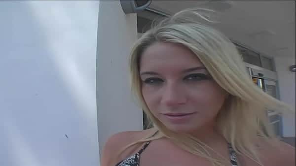 Lily-Rose Ray Is One Of The Neighbors On The Sex Tape