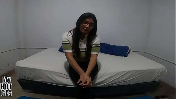 ¡Oh dios! Esta jovencita es hermosa y viene a follar conmigo