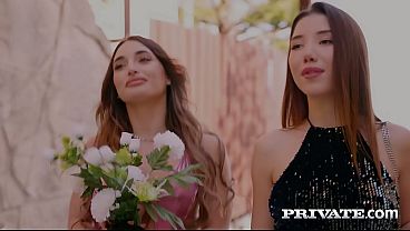 Sara Diamante fucks the stripper at a bachelorette party
