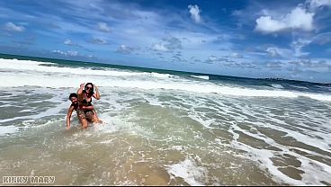 Tropical Wet Threesome with Kinky Mary