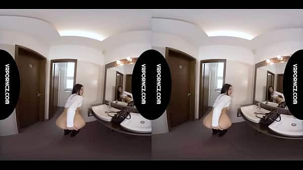 VR – Meeting in bathroom