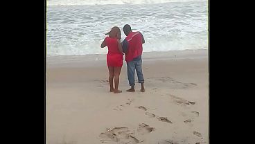 WHAT A DOGGY WITH A WATER PUSSY  AFTER HAVING FUN WITH MY FRIEND IN THE BEACH CAME BACK HAVE A DOGGY STYLE WITH THE GIRLFRIEND.